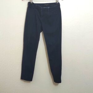 SLIGHTLY USED BANANA REPUBLIC CAPRI JEANS SIZE 2 HAS POCKETS